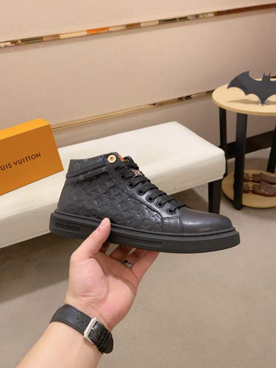 Picture of Louis Vuitton Shoes _SKULVsz38-44hnh120213352